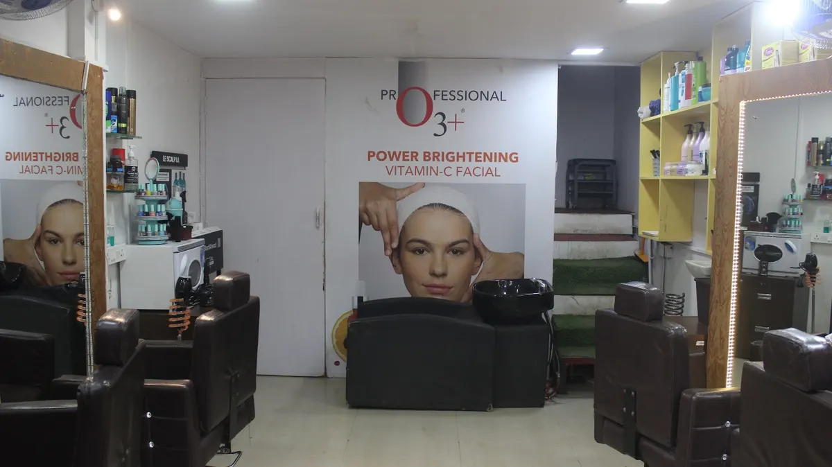 AJ Makeover Hair & Beauty Salon