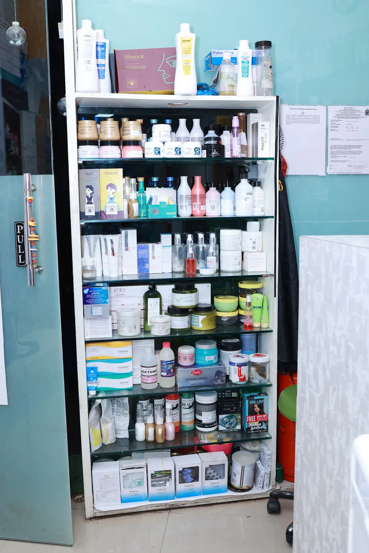 AJ Makeover Hair & Beauty Salon