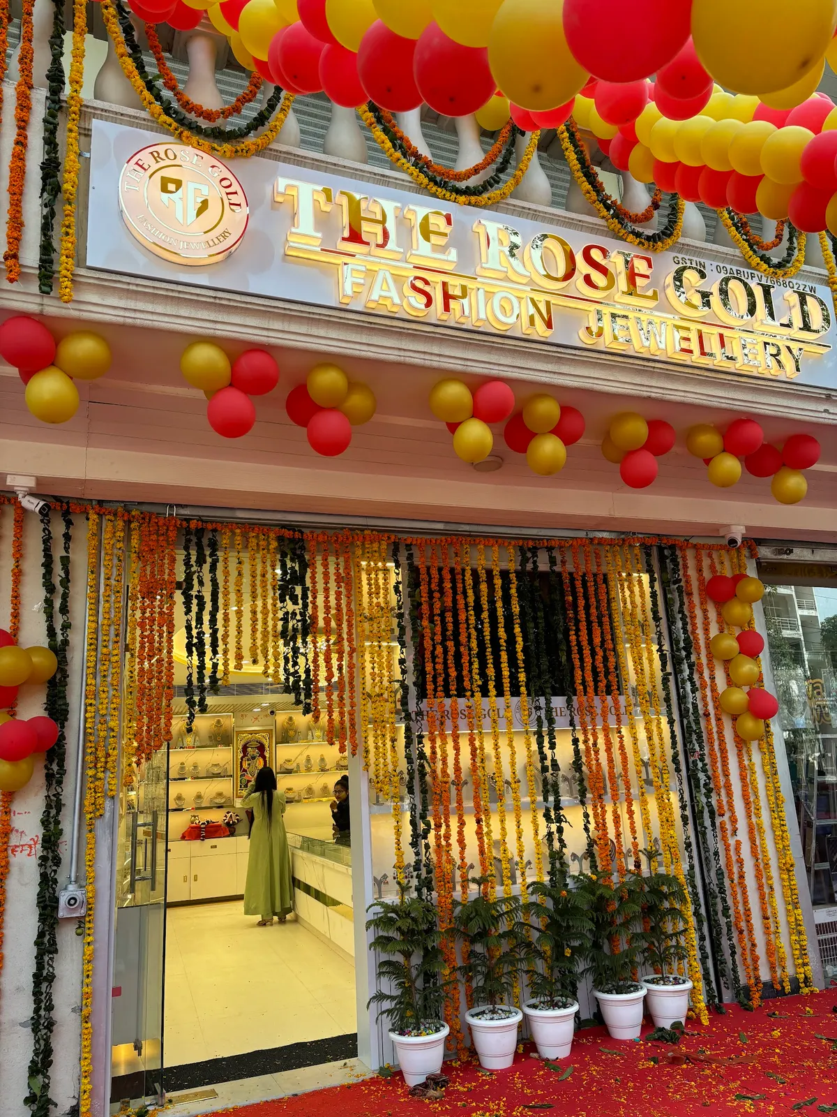 The Rose Gold, Agra